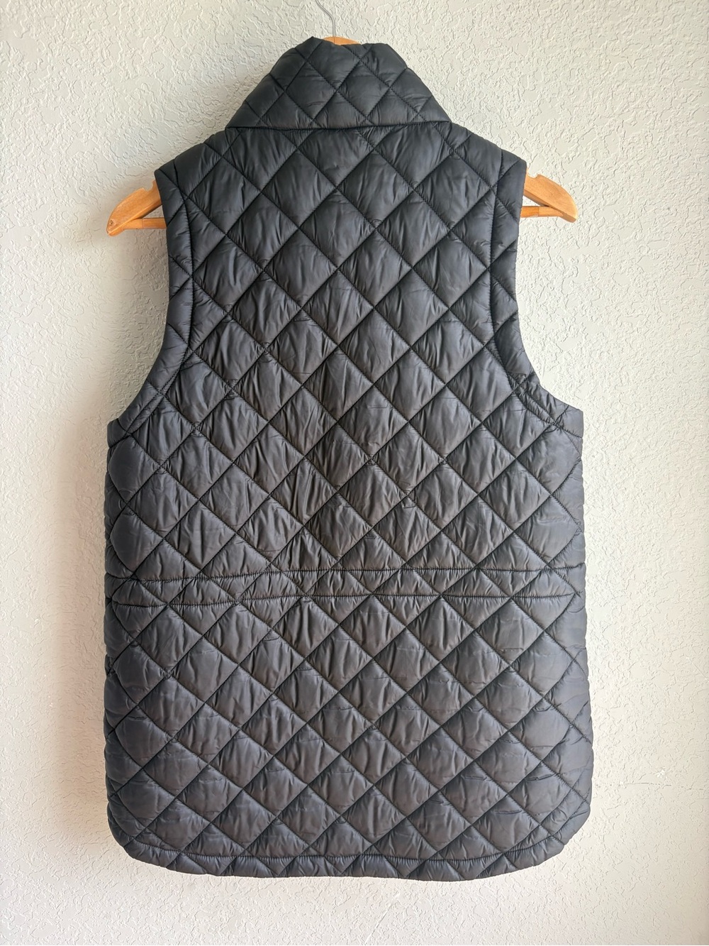 Athleta Black Quilted Featherless Vest Womens Medium Full Zip Lightweight - Picture 7 of 8